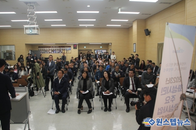화성시민 주요 관심사업 설명회’ 4번째 권역 향남읍·우정읍·팔탄면·장안면·양감면·정남면 시민들과 소통<br>
