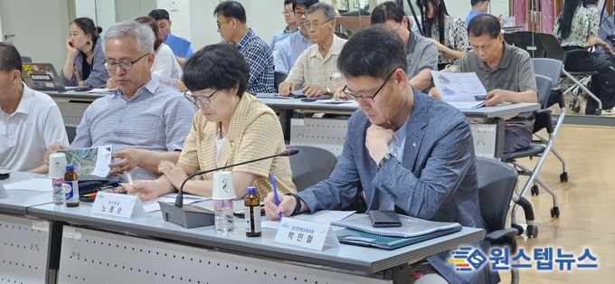 화성시는 '만년제 담수면 정비 타당성 및 주변 활용계획 수립' 용역 최종보고회를 개최했다.