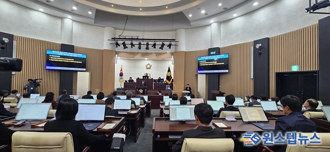 화성시의회 김경희 의장 , 제225회 임시회 2차 본회의 폐회