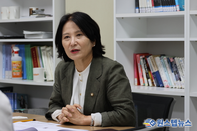 “시민의 작은 목소리, 정책으로 연결하는 것이 나의 책무” 배현경 화성특례시의원, ‘현장 중심’ 의정활동으로 실질적 변화 이끌어