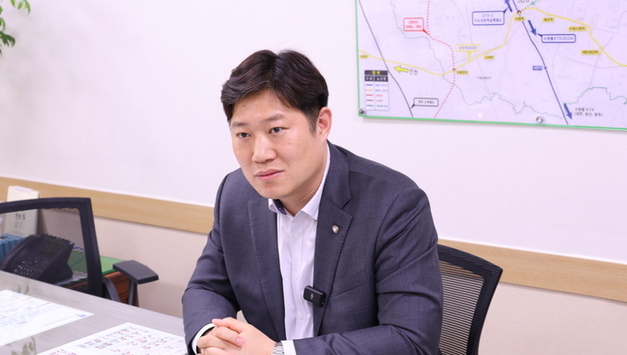 [영상인터뷰] 김동은 수원시의원, "법령 핑계는 안돼…시민 삶 바꾸는 조례가 정치의 이유"