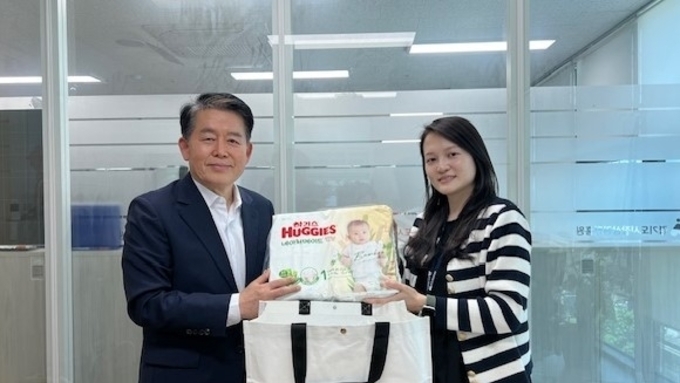 경상원, 출산 앞둔 직원 찾아 격려... 임직원과 함께 만드는 ‘육아 친화적 조직 문화’