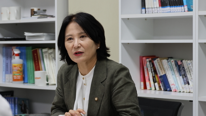 “시민의 작은 목소리, 정책으로 연결하는 것이 나의 책무” 배현경 화성특례시의원, ‘현장 중심’ 의정활동으로 실질적 변화 이끌어