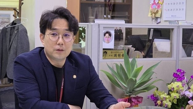 [인터뷰] 최원용 수원특례시의회 의회운영위원장, "소모적 정쟁 넘어 협치로 시민의 뜻 대변할 것"