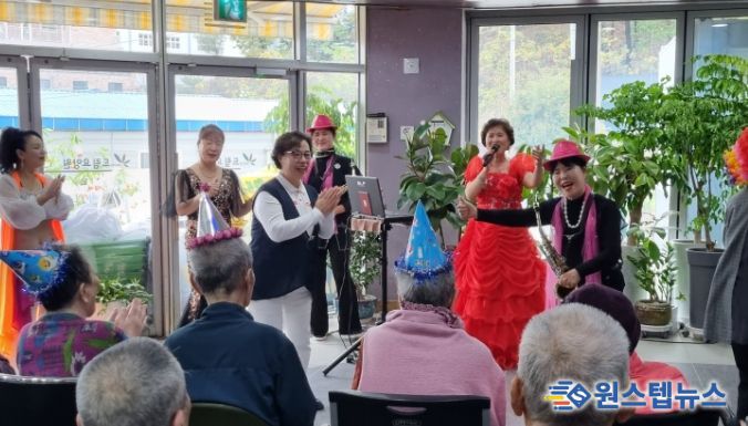 수원시 장안구 송죽동 새마을부녀회, 요양원 어르신을 위한 '방문 공연'