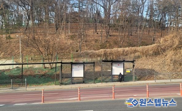 보라동 쌍용아파트 입구 삼거리 버스정류소 현장