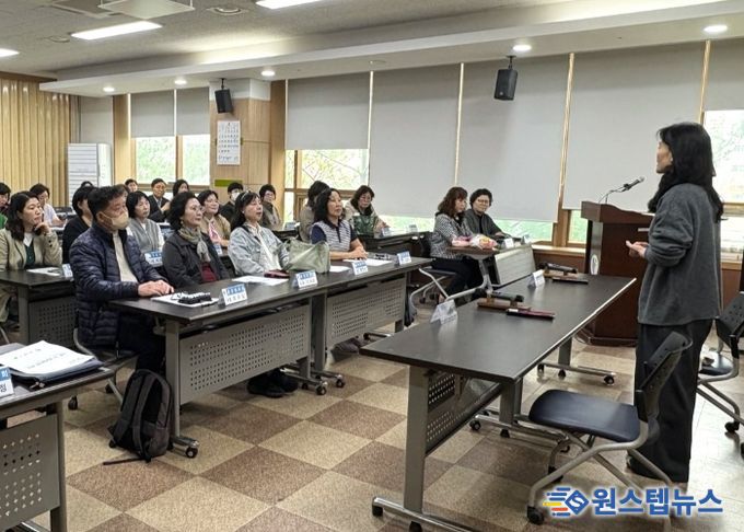 광명시 소하1동 행정복지센터는 지난 9일 센터 대회의실에서 통장협의회를 대상으로 수어교육을 진행했다.