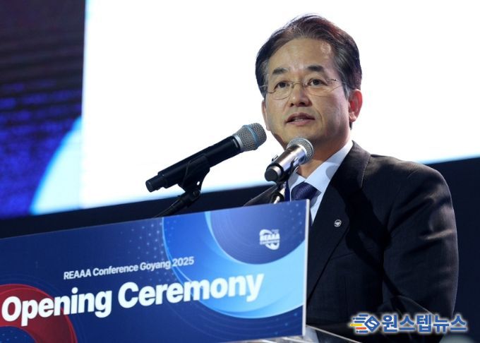 ‘2025 고양 아시아·대양주 도로대회’개막식에서 환영사 중인 이동환 고양특례시장