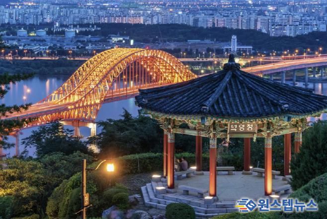 행주산성 정상에서 내려다본 한강과 방화대교