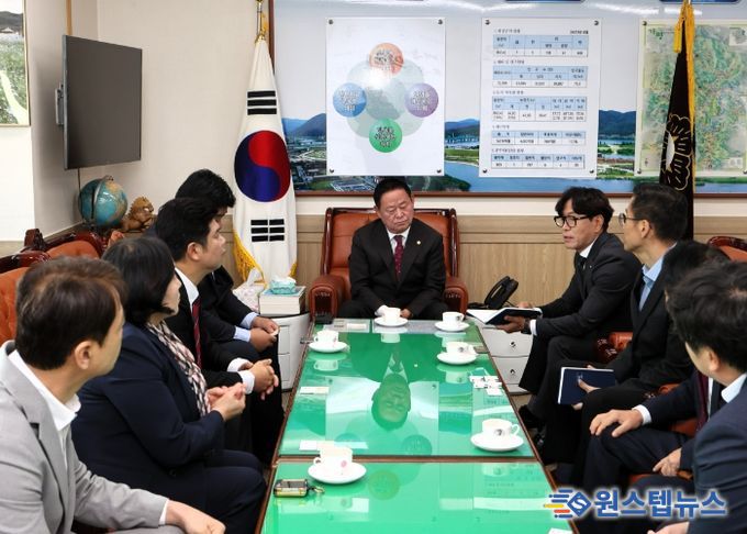 가평군의회, 국민연금공단 춘천지사와 가평상담센터 폐지 관련 면담 가져