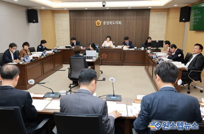충북도의회 산업경제위원회는 6일 제430회 정례회에서 과학인재국, 충북과학기술혁신원, 충북테크노파크에 대한 2025년도 행정사무감사를 실시했다.