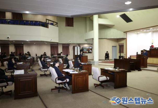 군포시의회는 11월 4일 개회한 제284회 임시회를 19일 폐회했다.