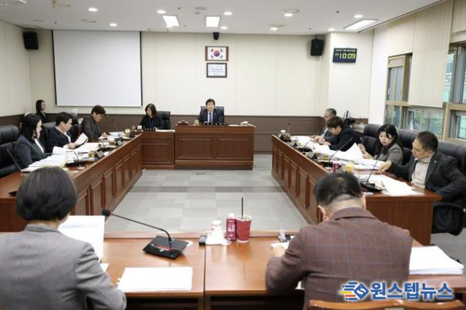 용인특례시의회 자치행정위원회, 행정사무감사 3일차-재무국 행정사무감사 실시