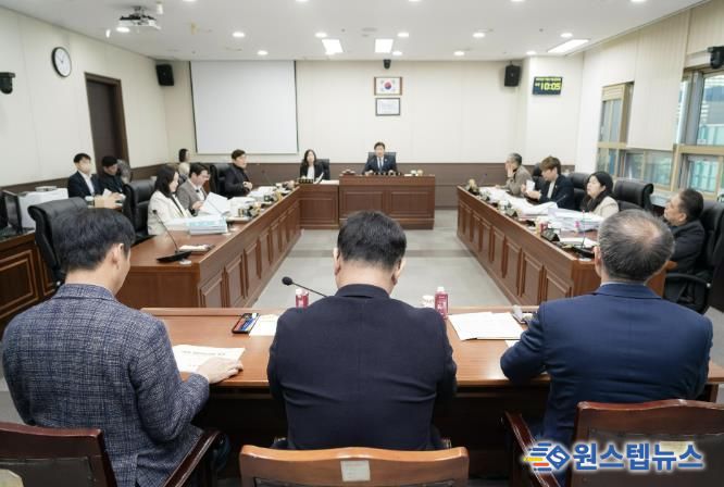 용인특례시의회 자치행정위원회, 행정사무감사 5일차- 용인도시공사, 용인시자원봉사센터, 용인시정연구원 행정사무감사 실시