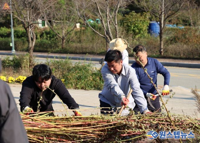 용인도시공사, 케나프 수확부터 기부까지…탄소중립·ESG 경영 실천
