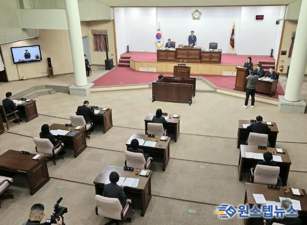 군포시의회는 12월 1일 제285회 정례회를 개회했다. 이번 회기는 18일까지 진행된다.