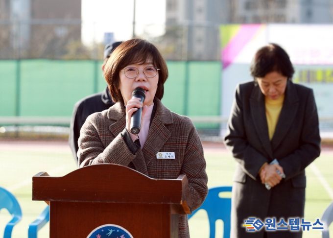 오혜자 의장이 축사를 하고 있다.