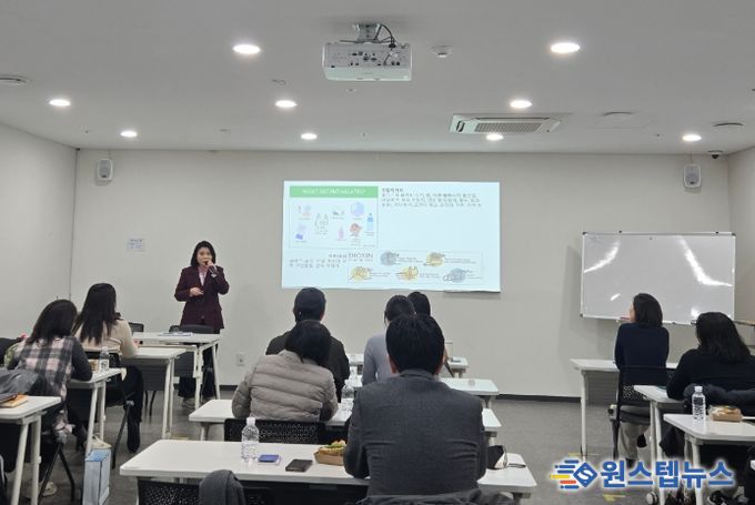 ‘환경호르몬과 여성질환’ 특강하는 박춘선 부위원장
