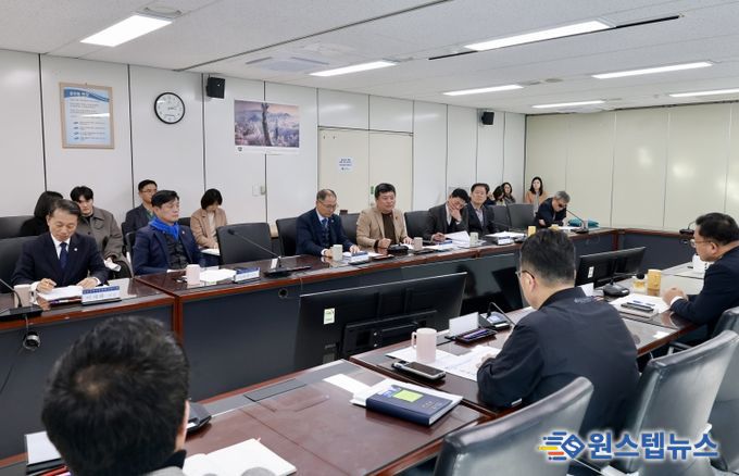 전라남도의회 ‘영산강 역사문화환경 연구회’가 광주 영산강유역환경청을 방문해 현안 보고 청취