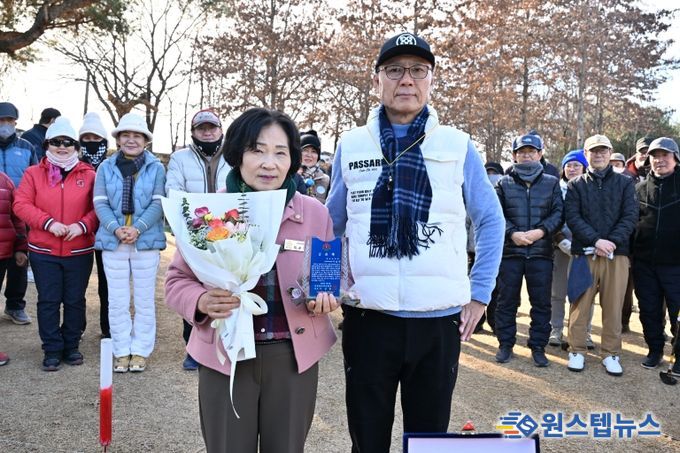 완주군의회 이순덕 의원, 삼례 금와파크골프장 공로패 수상
