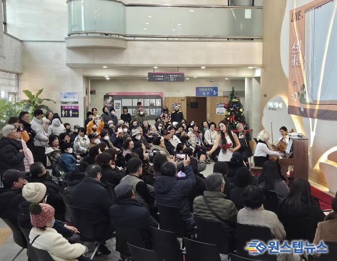 평택시 평생학습센터 로비가 '열린 문화 공연장'으로…