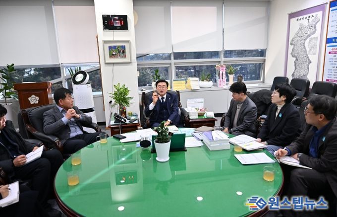 완주군의회 유의식 의장, 삼례 딸기축제 사전 간담회