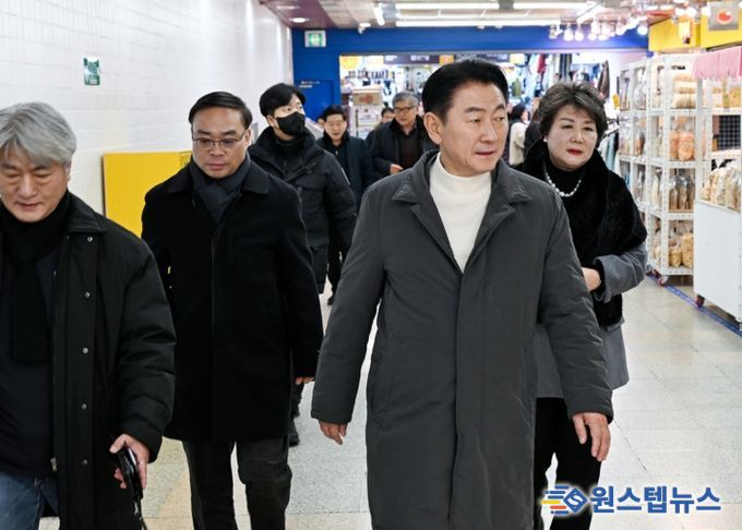 의정부시는 1월 9일 관내 주요 상권을 방문해 상인들과 소통하며 새해 민생 현장을 점검했다.