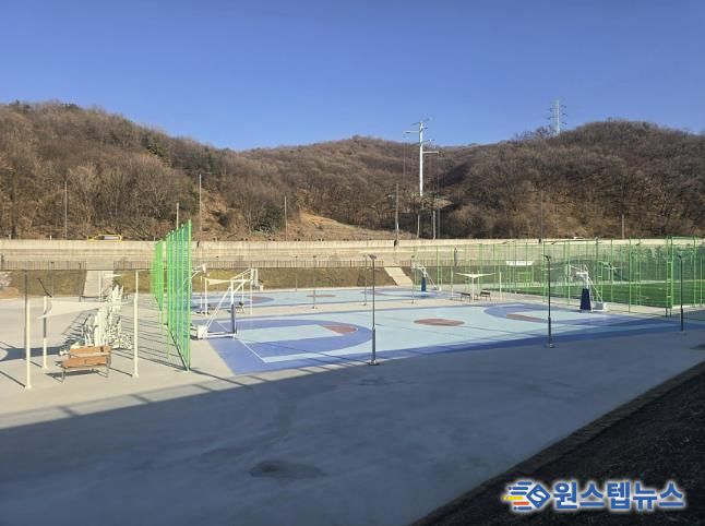 성남시 판교 대장저류지에 조성한 농구장
