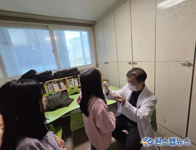 영통구보건소가 건강 취약계층을 대상으로 건강디딤돌 프로그램을 운영하고 있다.