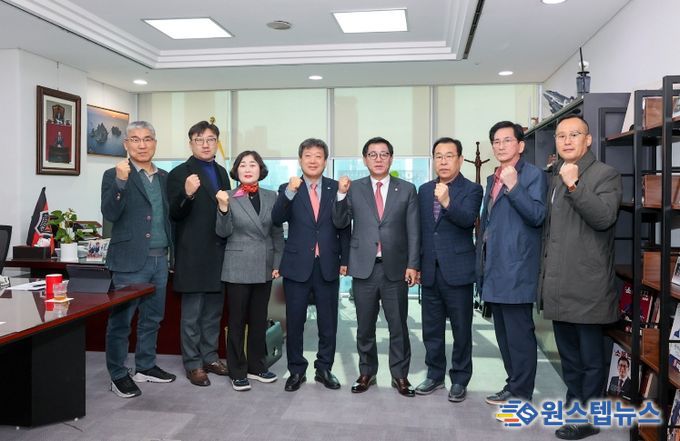 울릉군의회, 국회서울역서 도의원 선거구 존속 및 섬 지역 특례 지정 강력 촉구