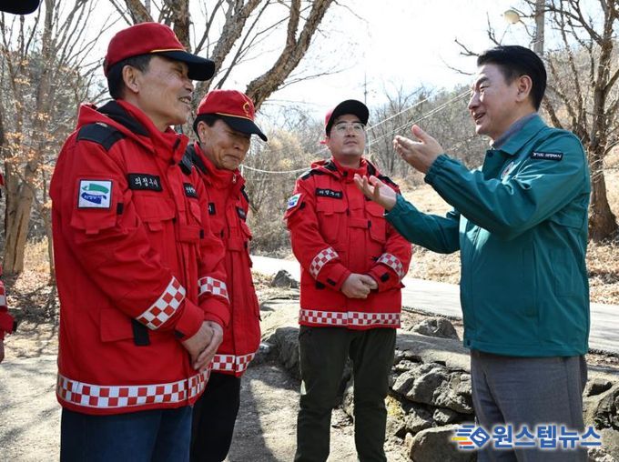 의정부시는 3월 3일 산불 대응 체계를 점검하고, 산불 예방 활동에 대한 현장 점검과 근무자 격려를 실시했다.