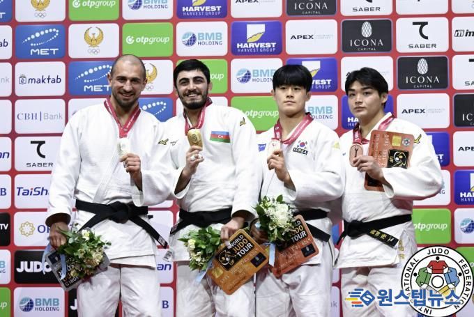 오른쪽에서 두 번째 김종훈