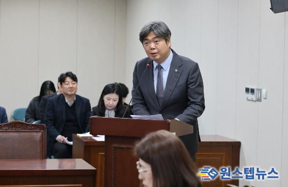 조례안 제안설명 중인 박원종 전남도의원