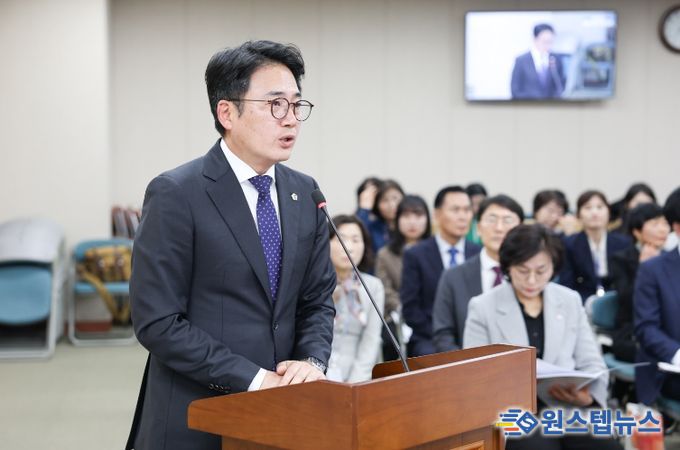 진호건 전남도의원이 교육위원회 회의(지난 4일)에서 제안설명을 하고 있다.