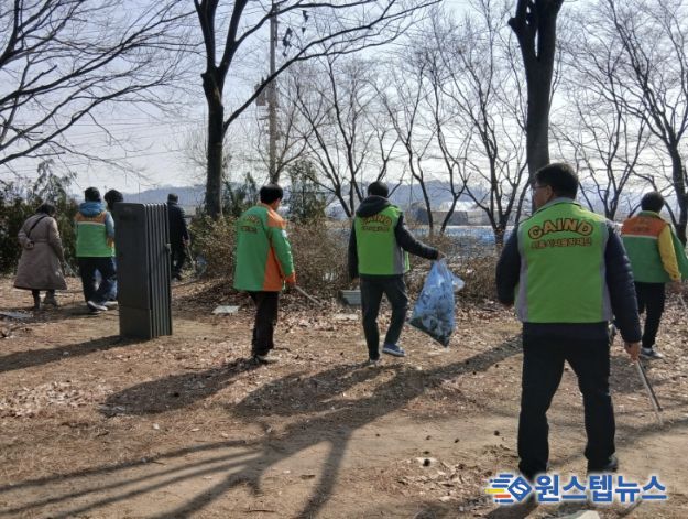 시흥시 신현동 통장협의회, 봄맞이 환경정화활동 나서