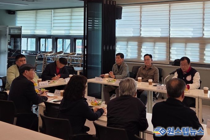 3월 25일 하남시는 하남시장애인연합회 및 종목단체 회장들과 장애인과 비장애인이 함께 이용할 수 있는 사회통합형 체육시설인 ‘반다비 체육센터’ 건립 추진 간담회를 개최하였다.