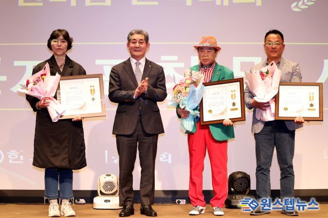 한국곰두리봉사회 봉사자들 격려