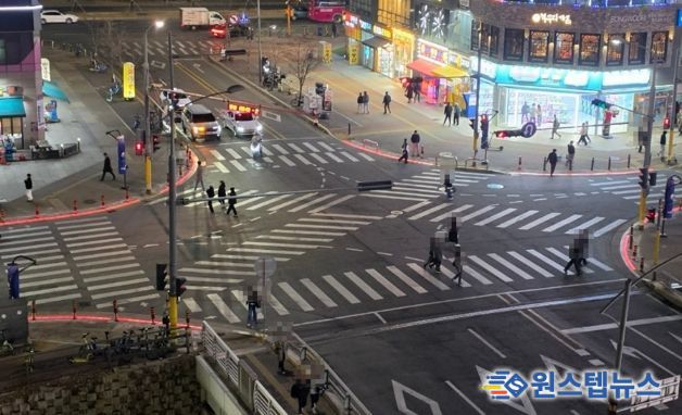 파주시, 바닥형 보행신호등 확대 시범 설치