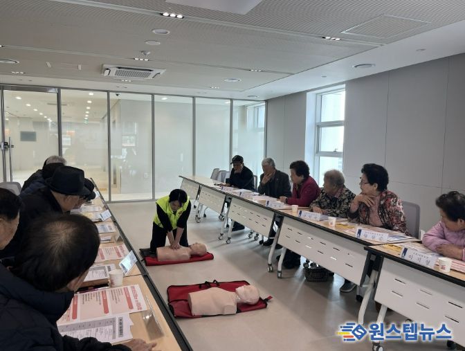 '제대로 배워 대비해요!' 수원시 권선구, 경로당 찾아가는 응급안전 교육 진행
