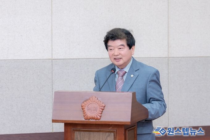 강남구의회 이동호 의원이 제333회 임시회 경제도시위원회 회의에서 조례 제정을 제안하고 있다.