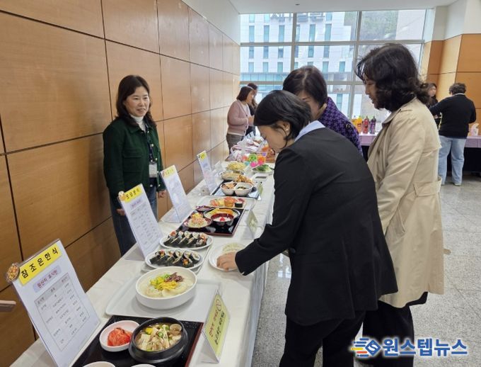 용인특례시 농산물 원산지 톺아보기 전시 모습