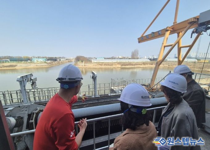 행정지원과장 및 점검반 배수펌프장 현장 방문·점검(3월 25일)