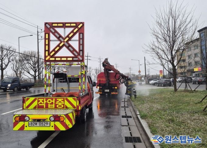 고양시 덕양구, 꽃박람회 대비 관내 도로시설물 세척 추진